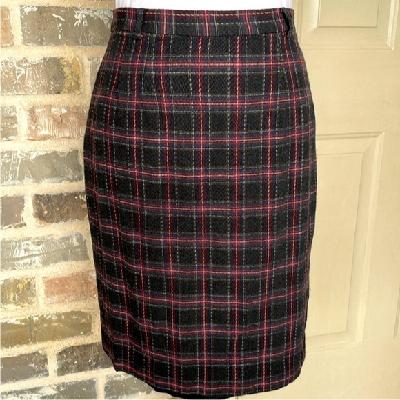 Vintage Liz Claiborne Plaid Wool Pencil Skirt Preppy Charcoal Red Blue Size 8P - Picture 9 of 11